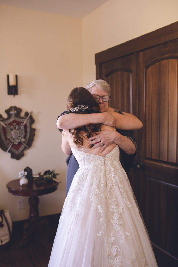 first look, wedding, bride